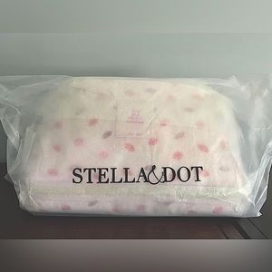 Stella&Dot Crush It Beauty Bag-Lips Print